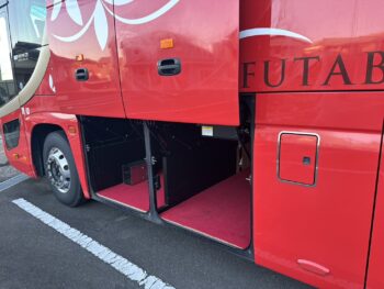 【大型トランクルーム】ふたばタクシー、貸切バス 大分、観光バス 別府、中型バス 27名